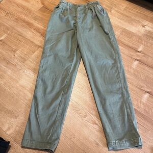 American Eagle Green Straight Leg Pants Size 2 Short